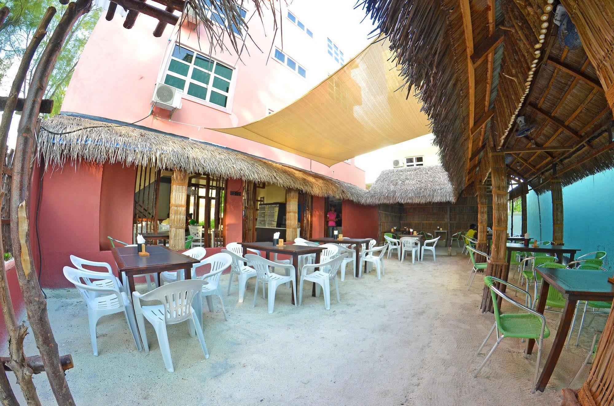 Dream Relax Hotel Hulhumalé Buitenkant foto