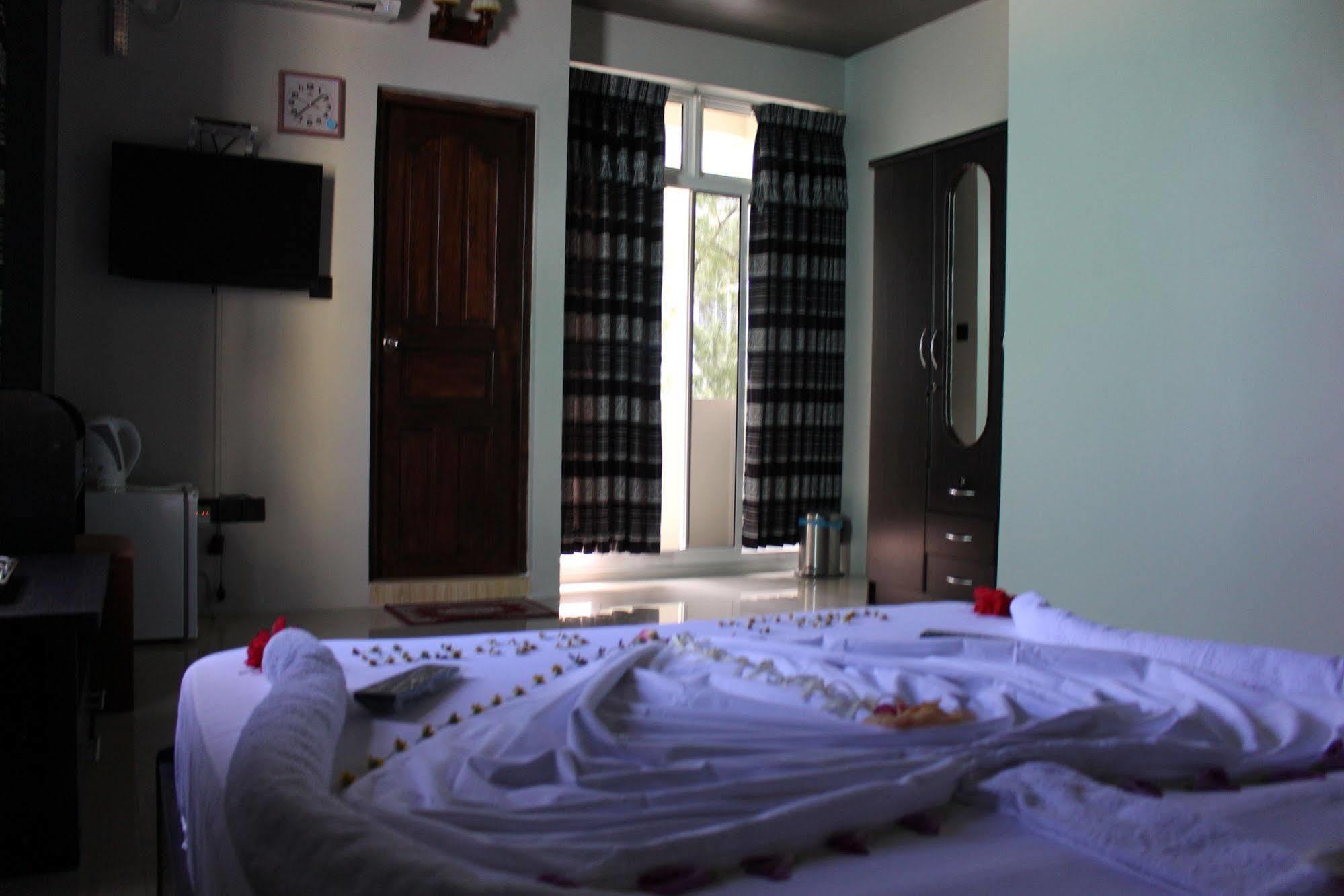 Dream Relax Hotel Hulhumalé Buitenkant foto