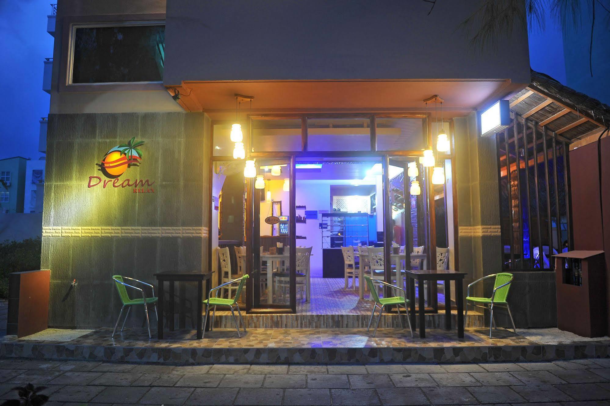 Dream Relax Hotel Hulhumalé Buitenkant foto