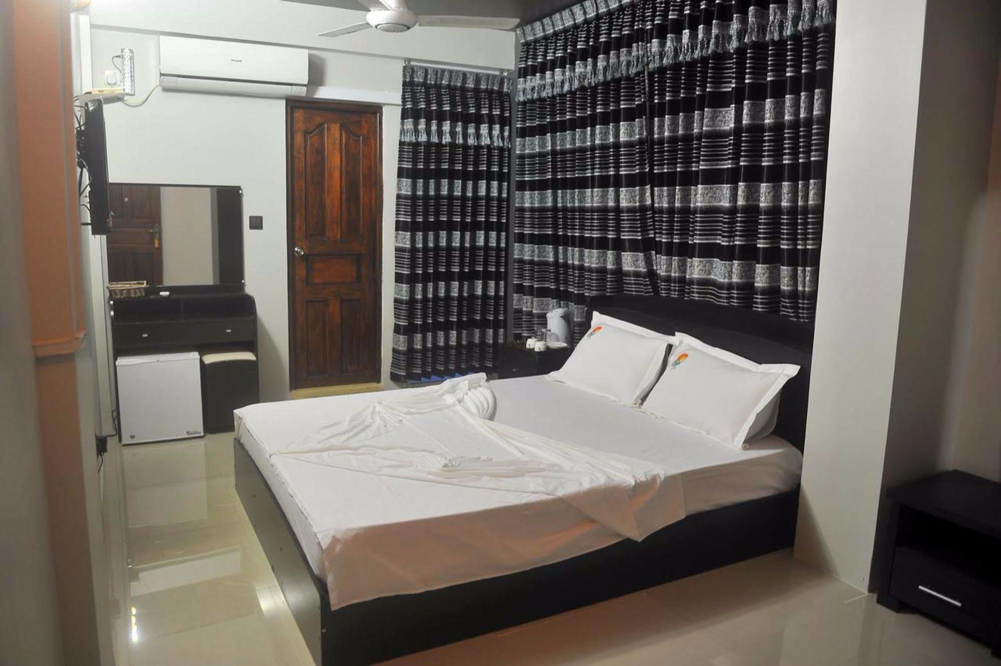 Dream Relax Hotel Hulhumalé Buitenkant foto